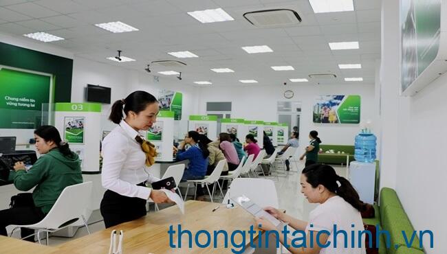 Khách hàng đăng ký làm thẻ Credit Vietcombank tại các chi nhánh/phòng giao dịch của ngân hàng