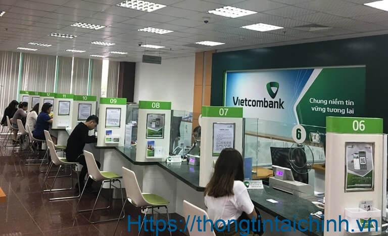 Quy trình thực hiện đổi tiền mới tại ngân hàng Vietcombank như thế nào?