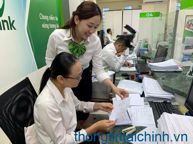 Áp lực khi làm việc tại ngân hàng Vietcombank rất lớn bởi số lượng dịch vụ ngân hàng này đang cung cấp rất đa dạng