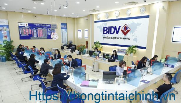 Khách hàng đến các chi nhánh/phòng giao dịch của BIDV để lấy lại số tài khoản ngân hàng