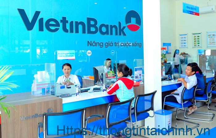 Khách hàng đăng ký làm thẻ Visa VietinBank tại chi nhánh/phòng giao dịch của ngân hàng VietinBank