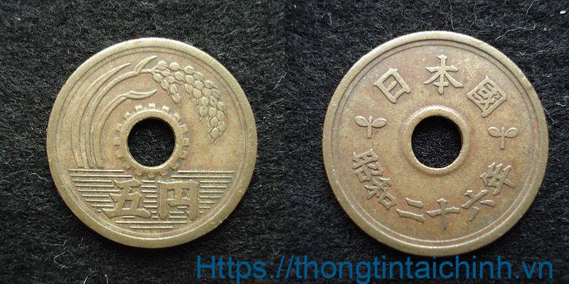 Đồng 5 Yên Nhật Bản có nhiều hình ảnh mang tính biểu tượng