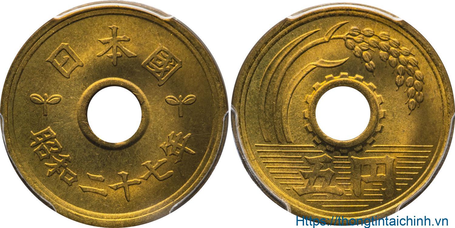 Đồng 5 Yên có lỗ tròn chính giữa với nhiều ý nghĩa biểu tượng